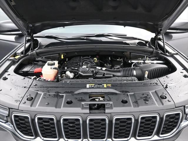 2023 Jeep Grand Cherokee L Laredo 4x2