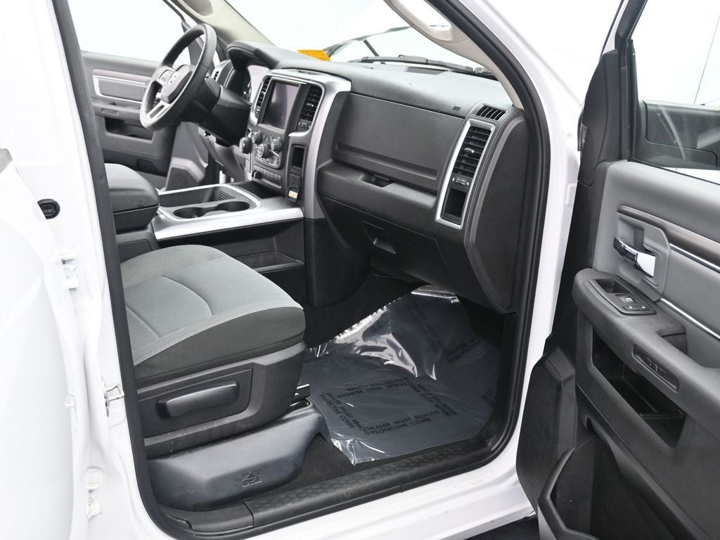 2023 RAM 1500 Classic SLT Crew Cab 4x2 5'7' Box