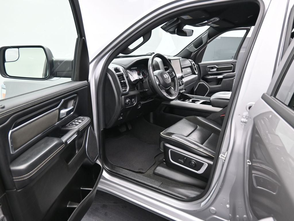 2024 RAM 1500 Laramie Crew Cab 4x2 5'7' Box