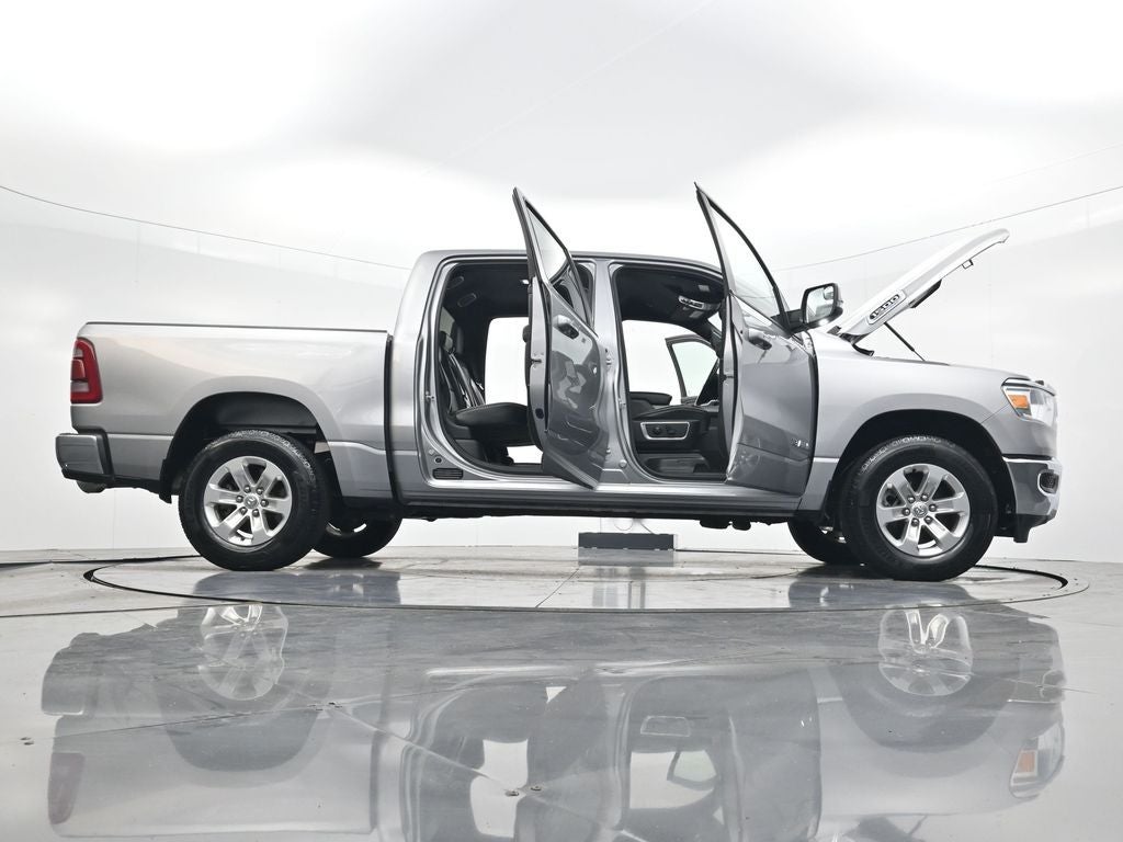 2024 RAM 1500 Laramie Crew Cab 4x2 5'7' Box