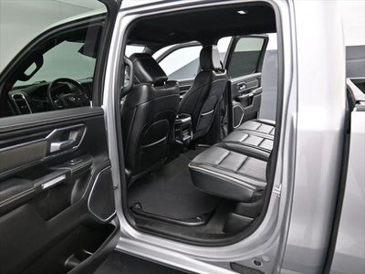 2024 RAM 1500 Laramie Crew Cab 4x2 5'7' Box