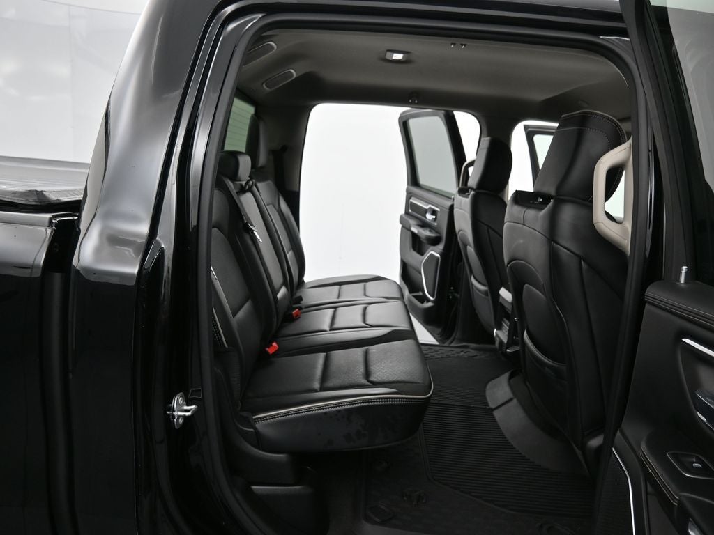 2022 RAM 1500 Laramie Crew Cab 4x4 5'7' Box