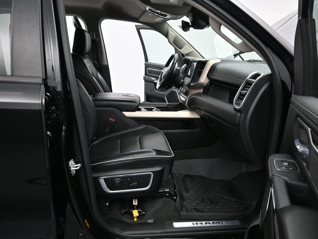 2022 RAM 1500 Laramie Crew Cab 4x4 5'7' Box