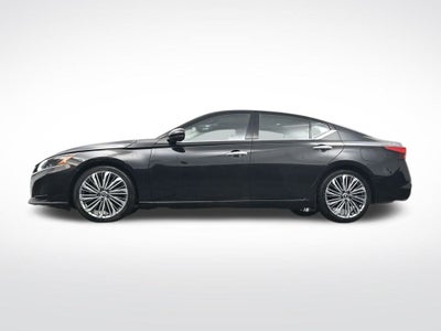 2023 Nissan Altima SL FWD