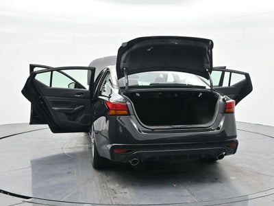 2023 Nissan Altima SL FWD