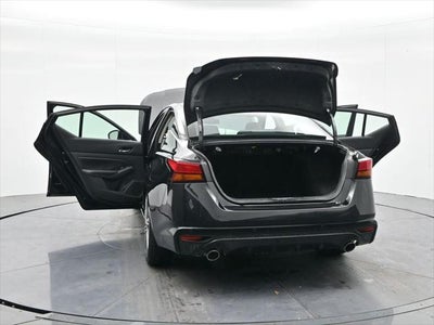 2023 Nissan Altima SL FWD