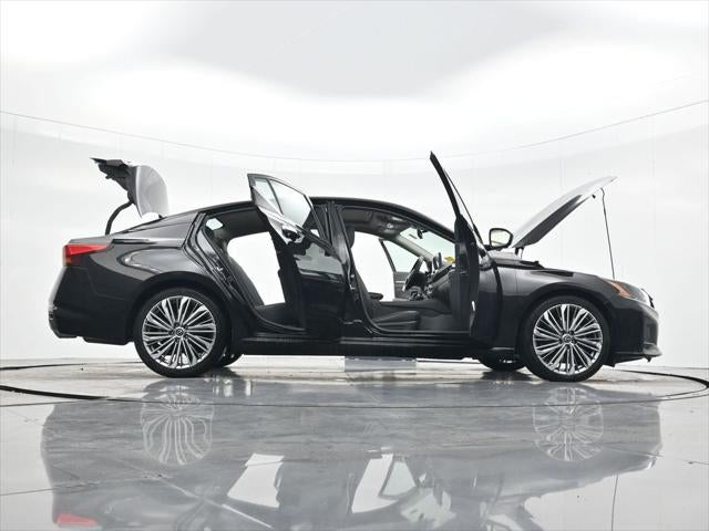 2023 Nissan Altima SL FWD