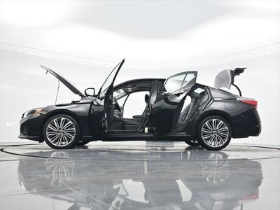 2023 Nissan Altima SL FWD