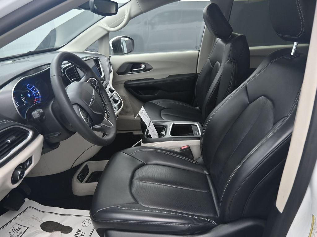 2023 Chrysler Pacifica Hybrid Touring L