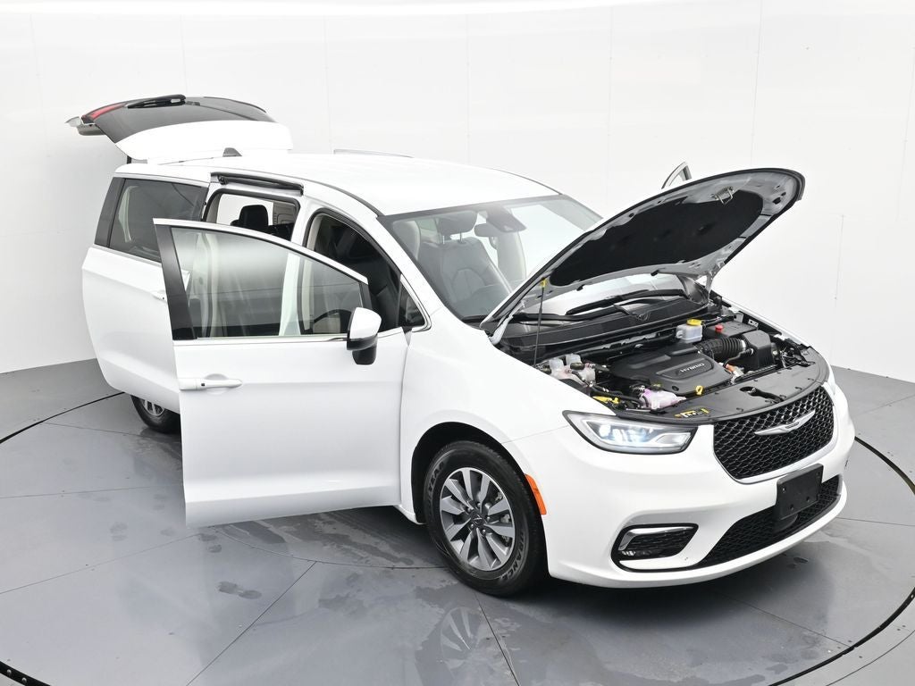 2023 Chrysler Pacifica Hybrid Touring L