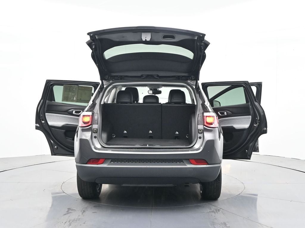 2022 Jeep Compass Latitude FWD