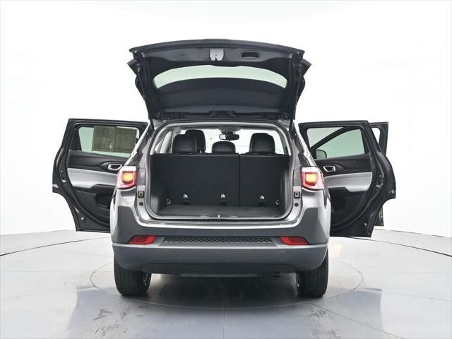 2022 Jeep Compass Latitude FWD