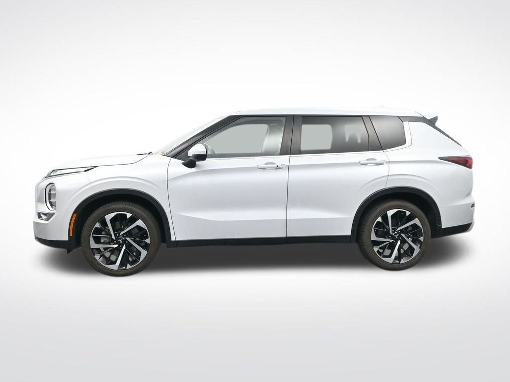2024 Mitsubishi Outlander Base