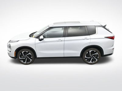 2024 Mitsubishi Outlander Base