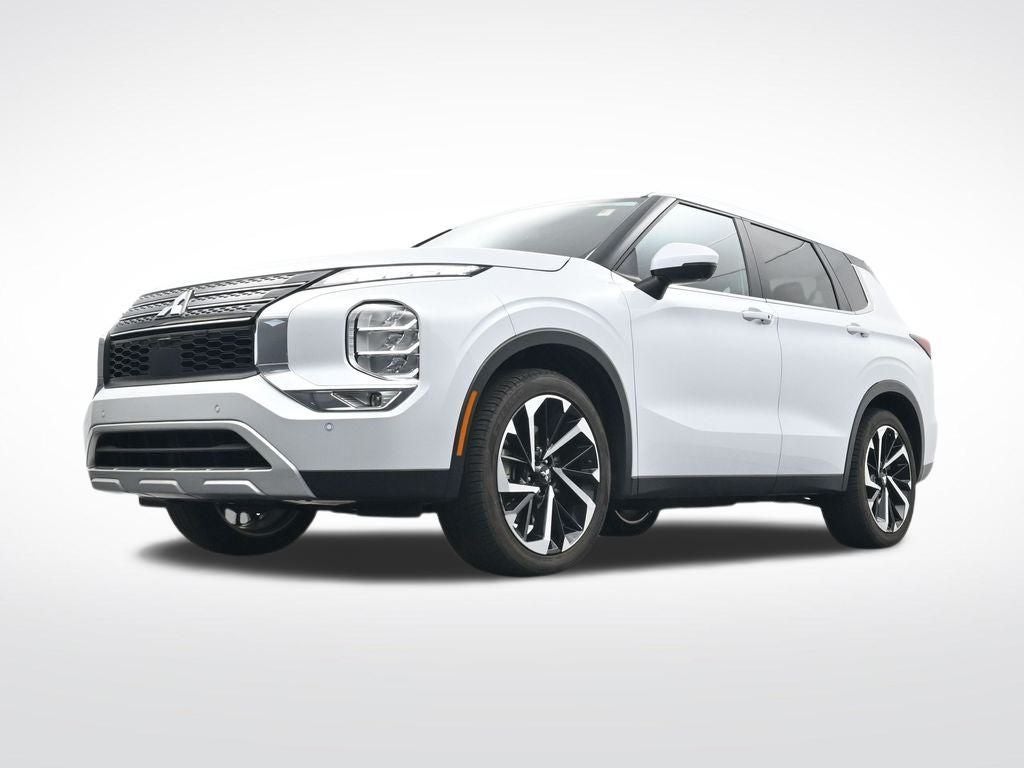 2024 Mitsubishi Outlander Base