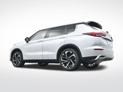 2024 Mitsubishi Outlander Base