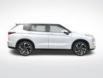 2024 Mitsubishi Outlander Base