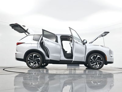 2024 Mitsubishi Outlander Base
