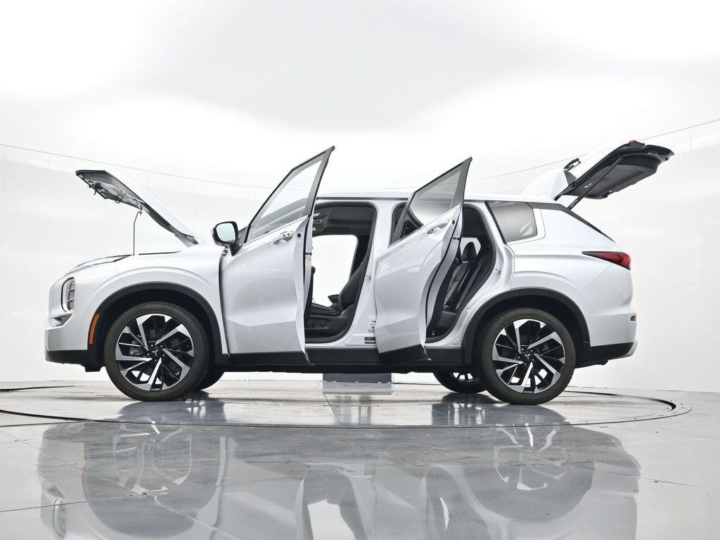 2024 Mitsubishi Outlander Base