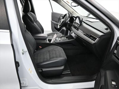 2024 Mitsubishi Outlander Base