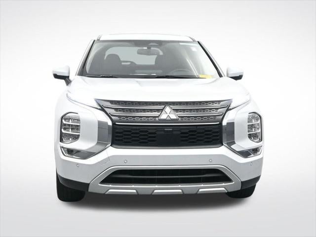 2024 Mitsubishi Outlander Base