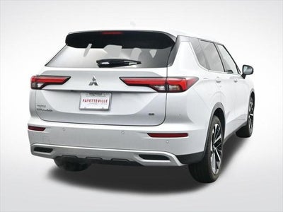 2024 Mitsubishi Outlander Base