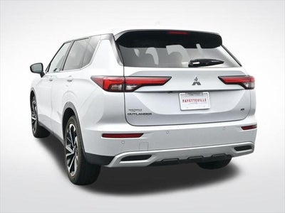 2024 Mitsubishi Outlander Base