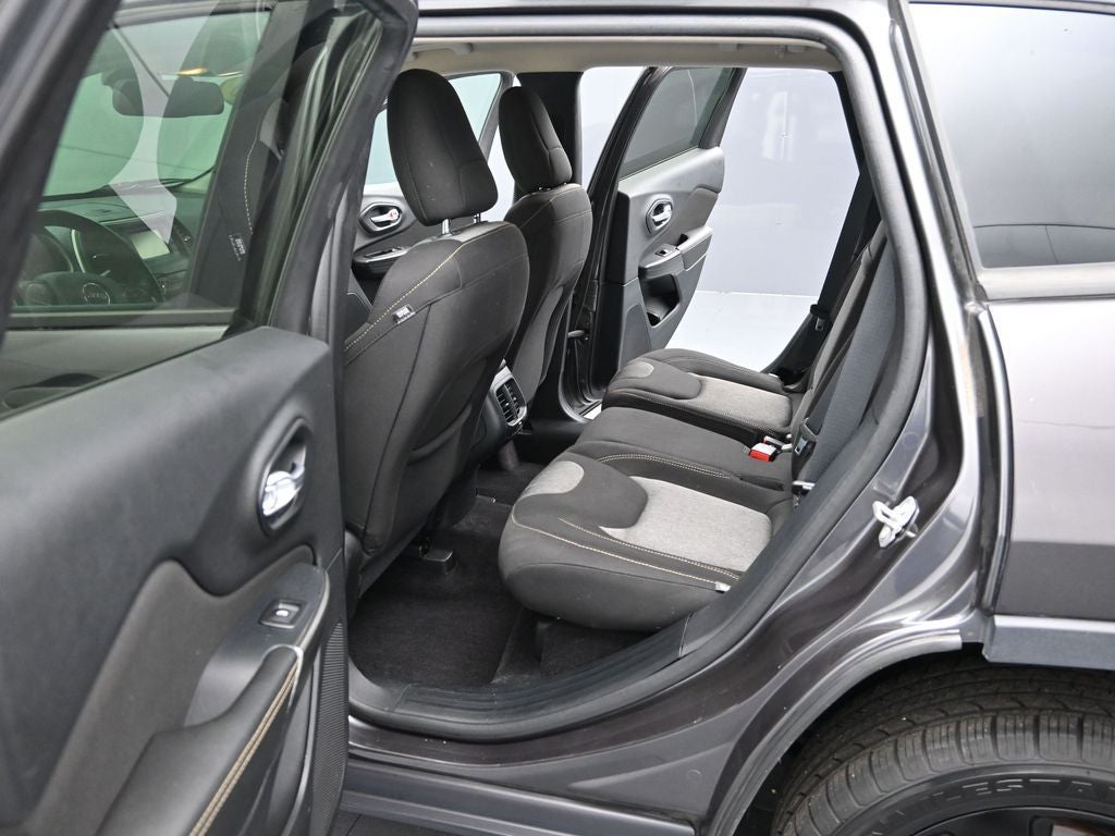 2016 Jeep Cherokee Altitude