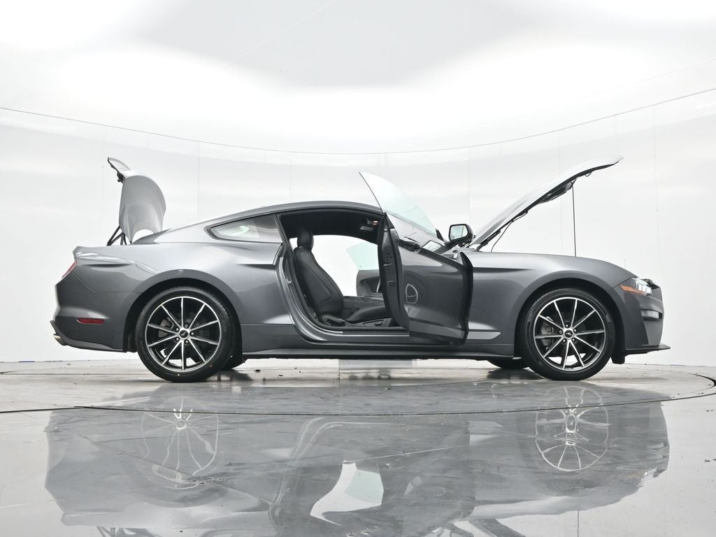 2021 Ford Mustang EcoBoost