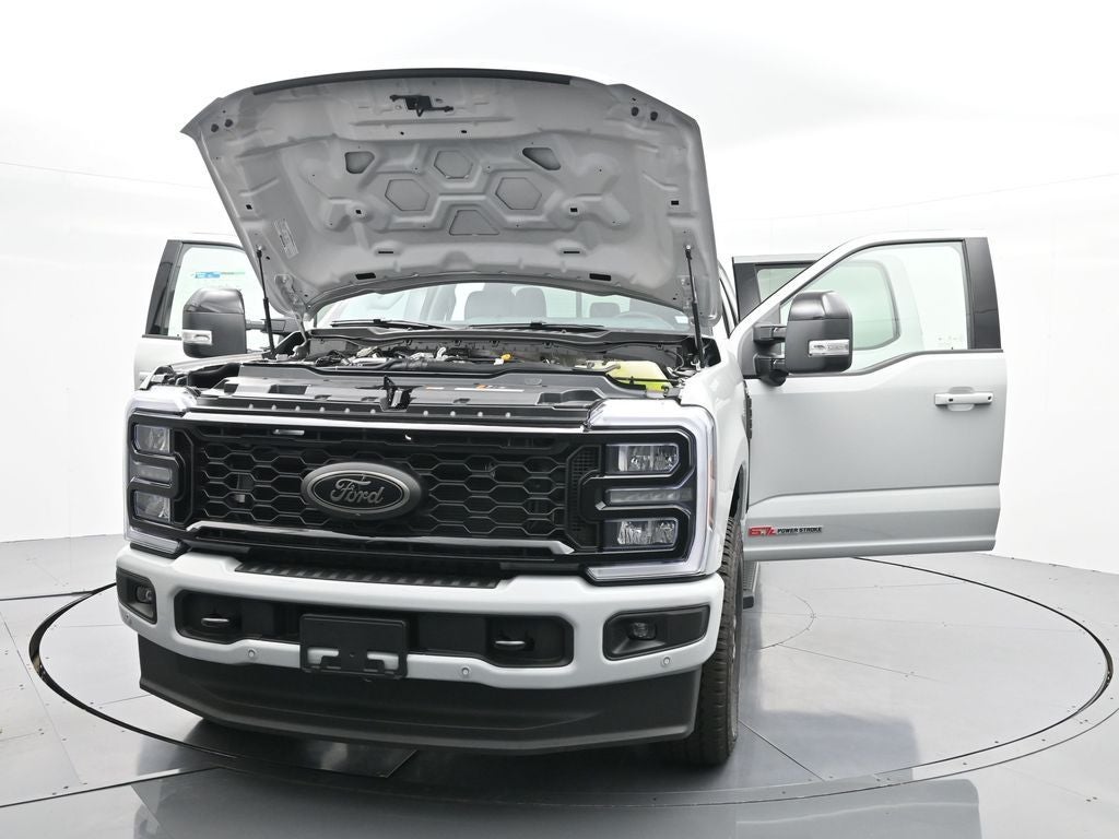 2025 Ford F-350SD Lariat
