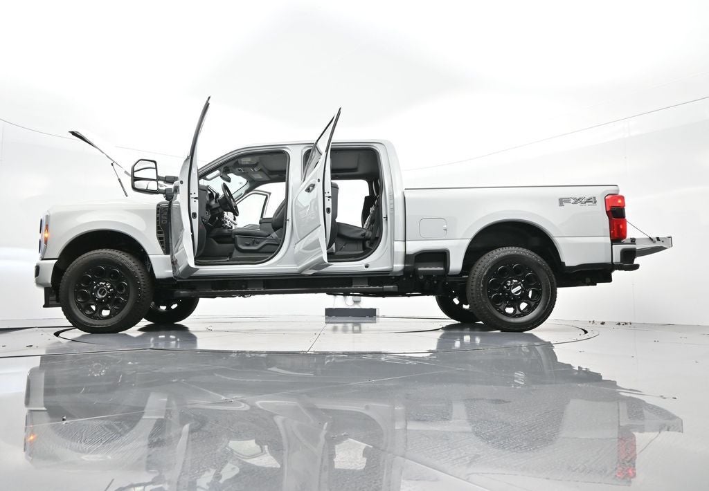 2025 Ford F-350SD Lariat