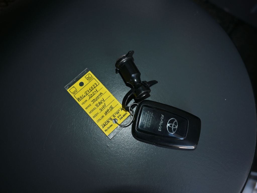 2024 Toyota RAV4 XLE