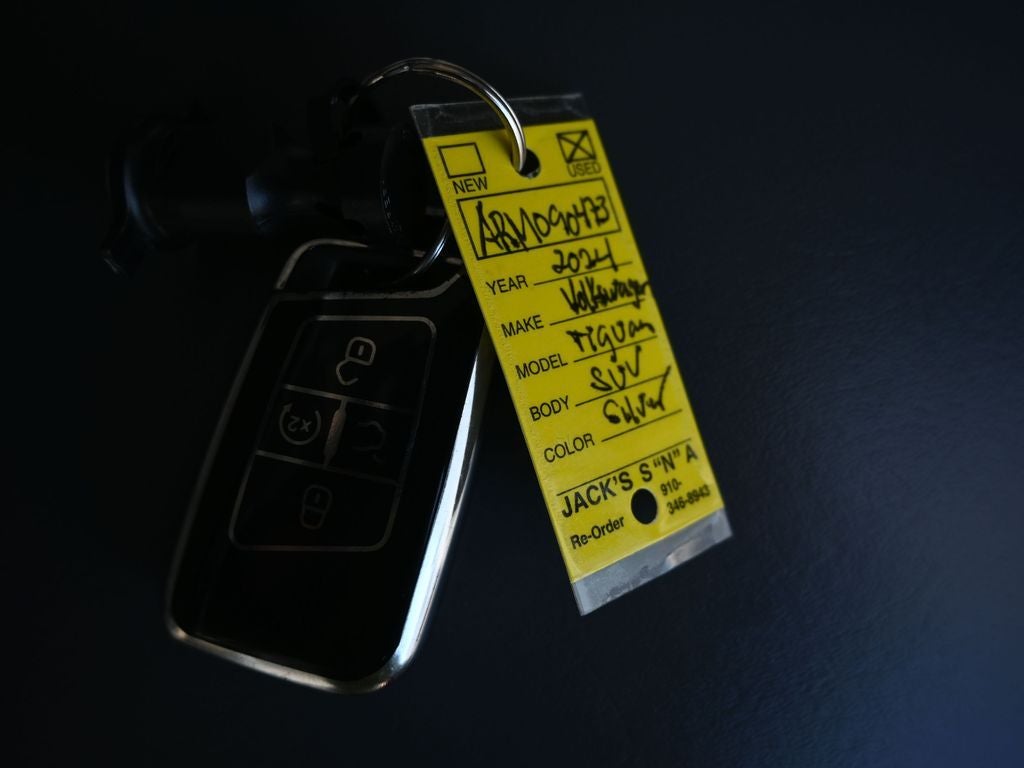 2024 Volkswagen Tiguan 2.0T SE R-Line Black