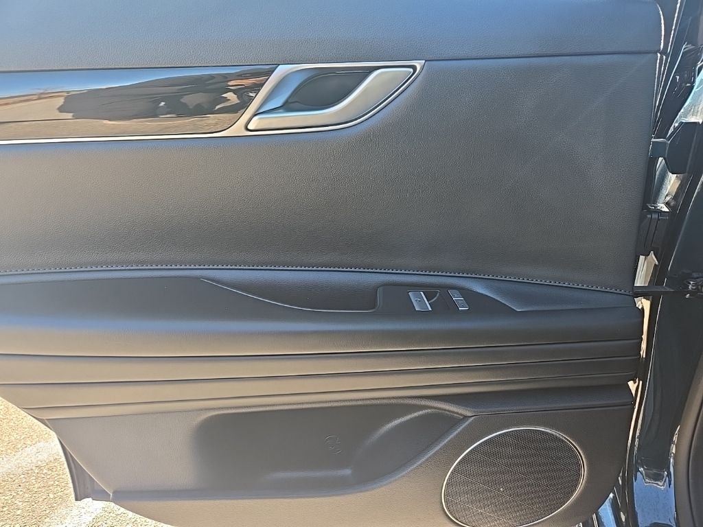 2023 Genesis G80 2.5T