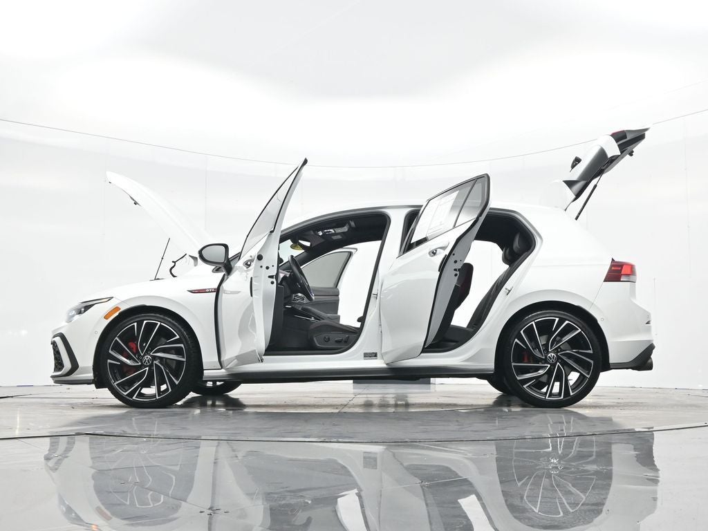 2023 Volkswagen Golf GTI Autobahn